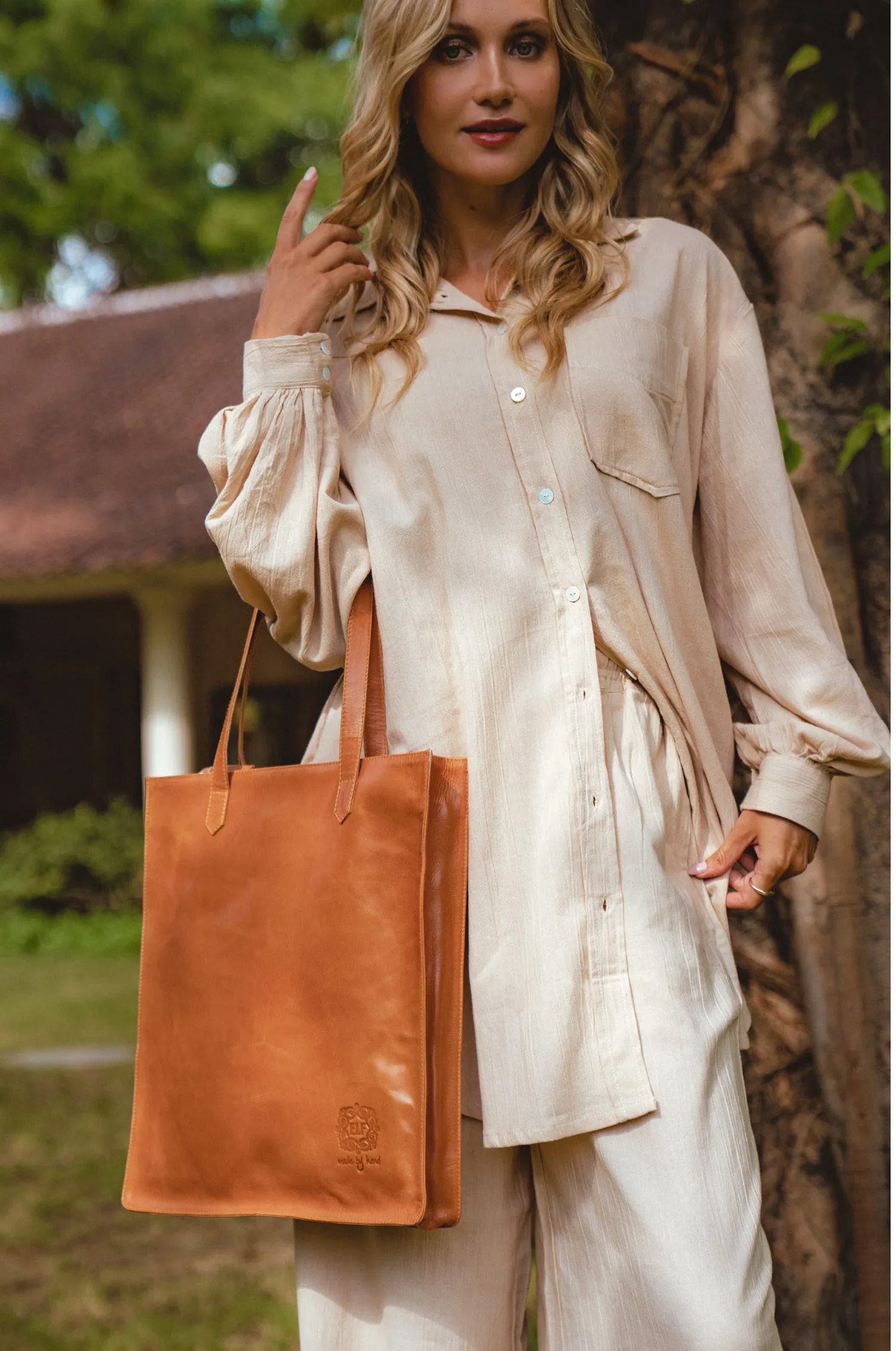 Lifestyle Leather Tote Bag by ELF