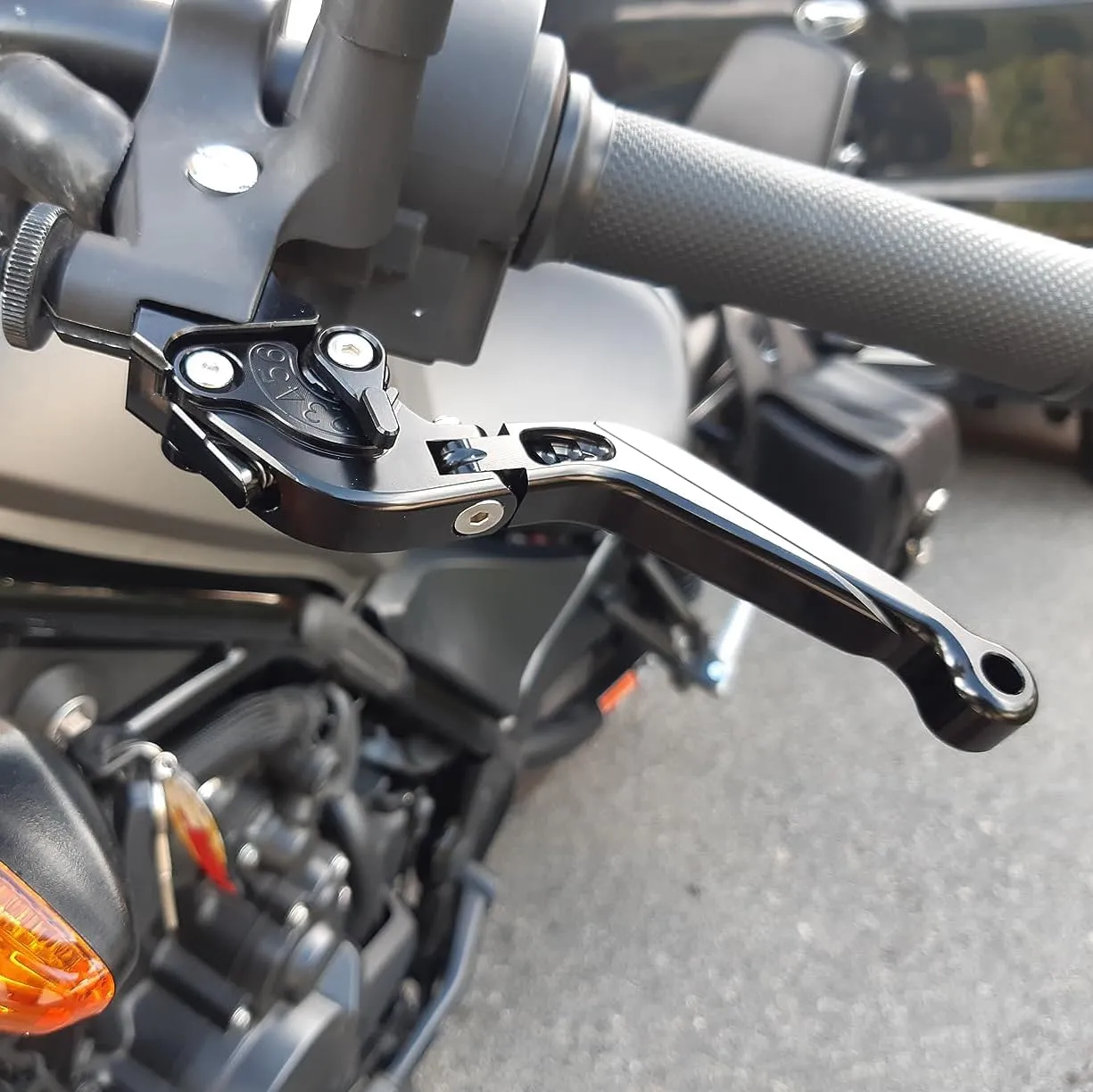 Retractable Foldable Brake Lever Clutch Lever for Triumph Speed Twin 900 Trident 660 Daytona 660 2021-2025, CNC Aluminum Alloy Made (Black)